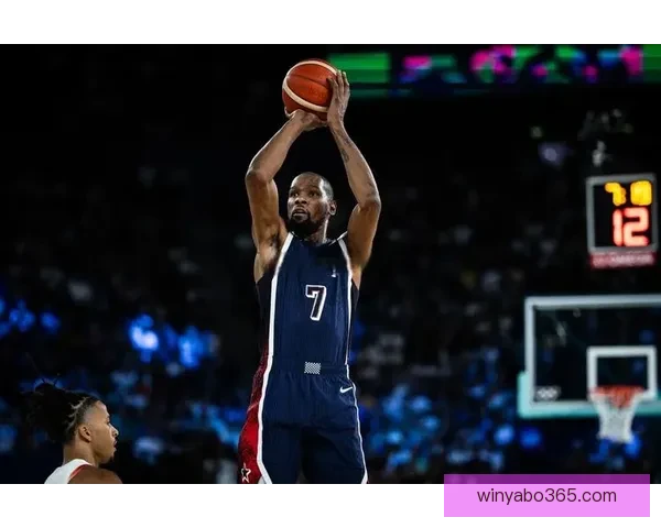 里弗斯盛赞库里颠覆时代地位杜兰特詹姆斯仍主宰联盟格局